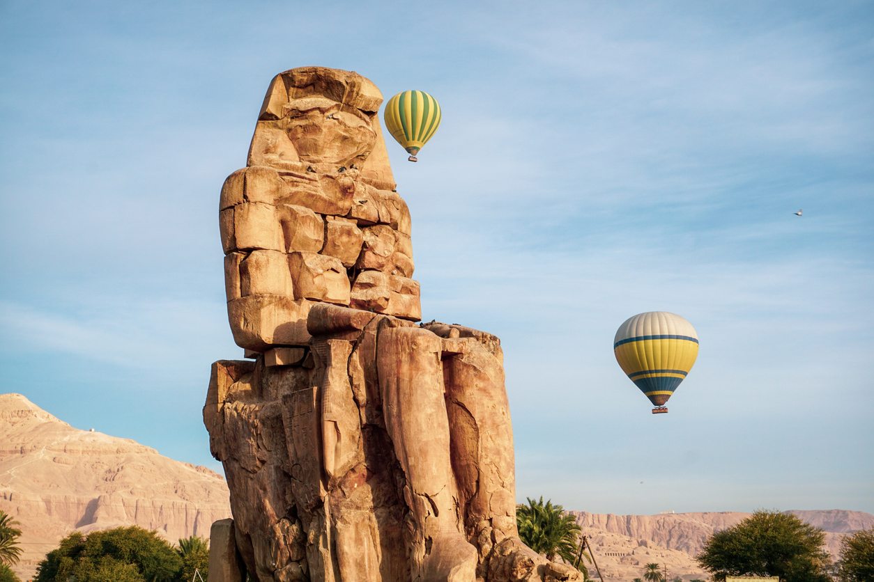 Los Colosos de Memnón – El Monumento Más Icónico de Luxor 1