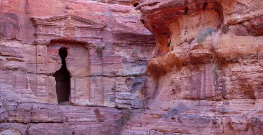 tomba del leone a petra, tomba del leone