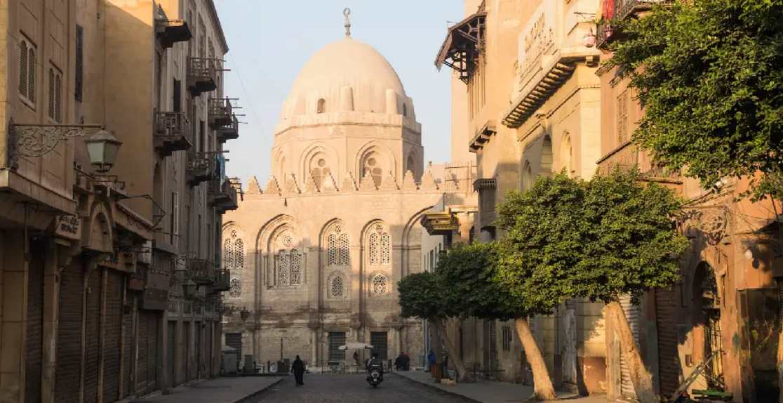 la panorama della strada, al-muizz