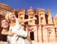 Cose da fare in Giordania, Una coppia davanti a Petra