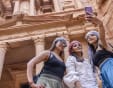 tre ragazze a petra, sicurezza in giordania