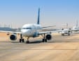 un'aereo in un aeroporto egiziano , aeroporti in egitto