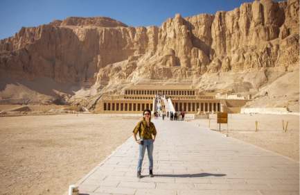Escursione Tempio di Habu e Tombe dei Nobili, Una donna a Luxor