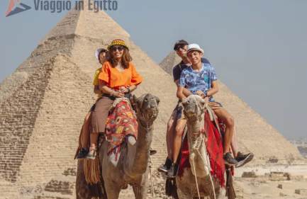 Famiglia sui cammelli, offerte egitto agosto