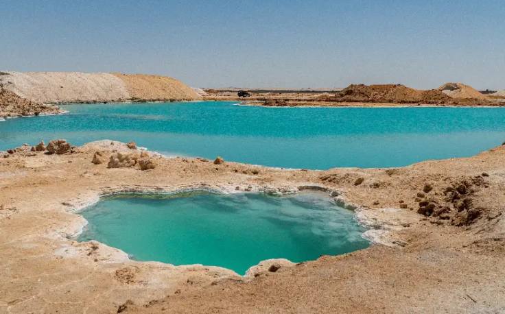 il lago salato a siwa, Egitto a dicembre,