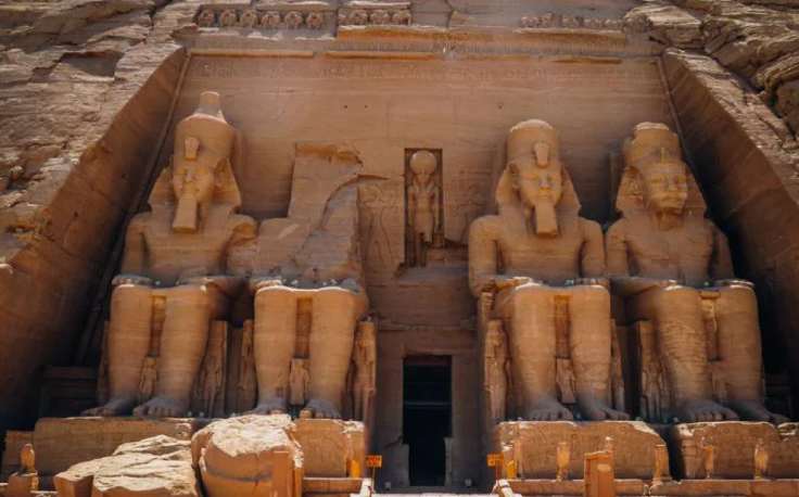 il tempio di abu simbel in egitto