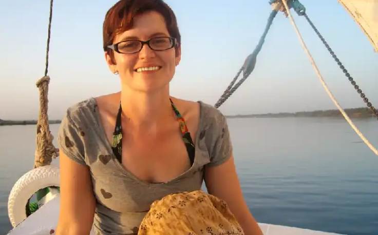 Egitto Agosto, una donna a bordo della crociera
