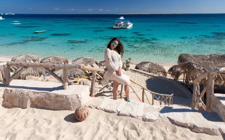 Egitto Agosto, una donna al Mare