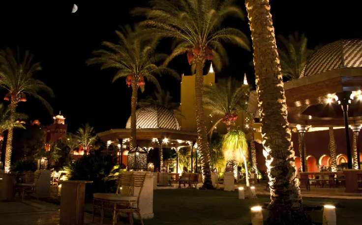 Hurghada di notte, visitare hurghada o sharm?