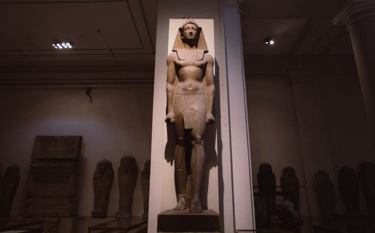 una statua nel museo egizio del cairo