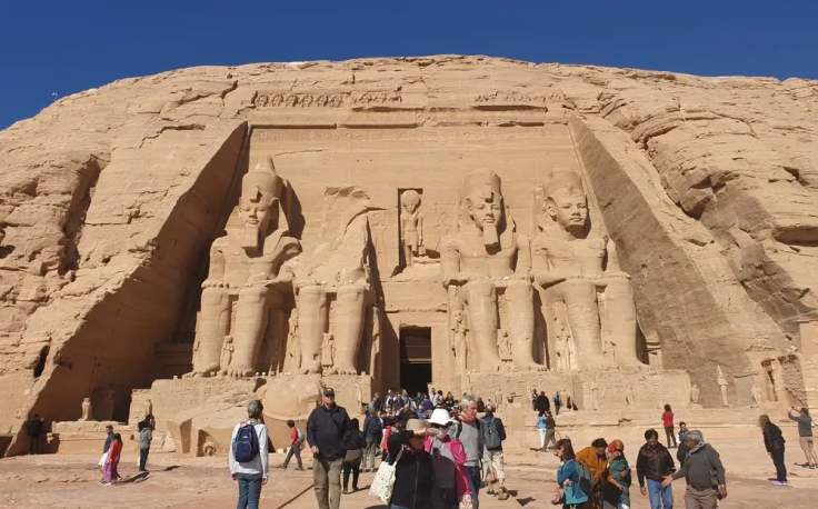 le quettro statue del tempio di Abu simbel