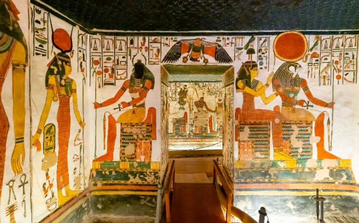 le mure nel tempio di Nefertari