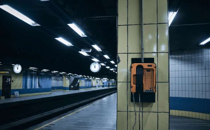 una stazione della metropolitana , metroplitana il cairo