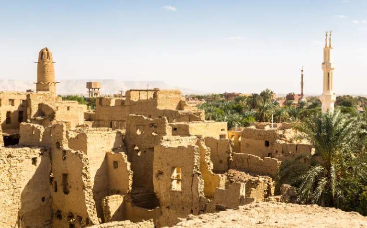 oasi con rovine e vecchia moschea, oasi dakhla