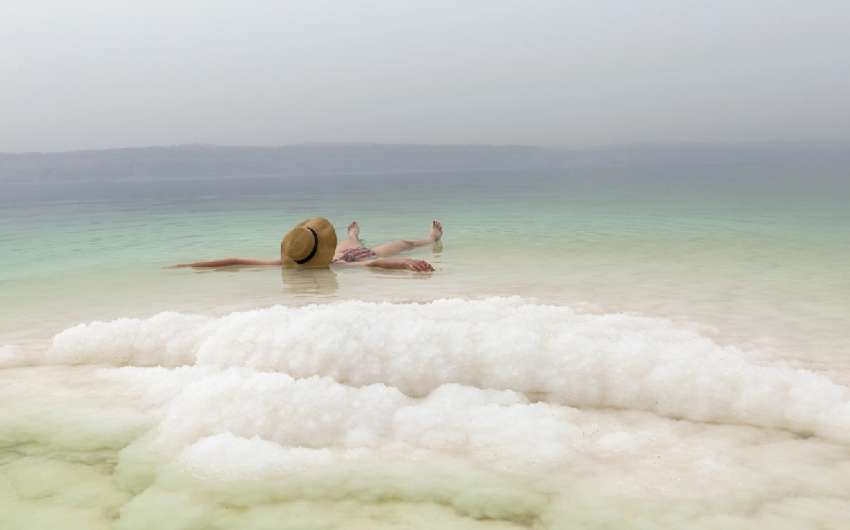 Cose da vedere in Giordania, Una donna al mare in giordania