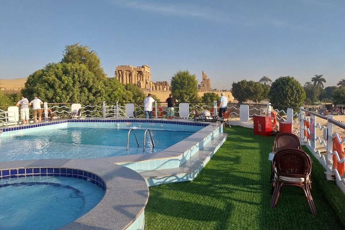 MS Chateau Lafayette Nile Cruise 