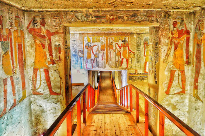 valley of kings closeuo details, Cairo Luxor tour