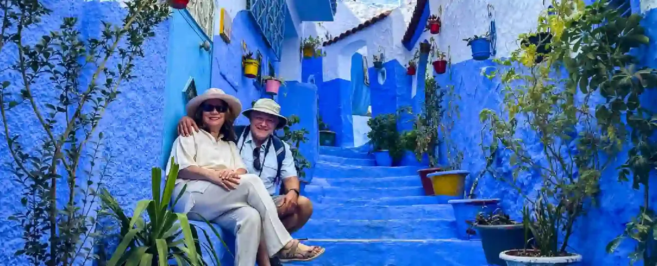 Una coppia in Chefchaouen, Tour Marocco Città Imperiali