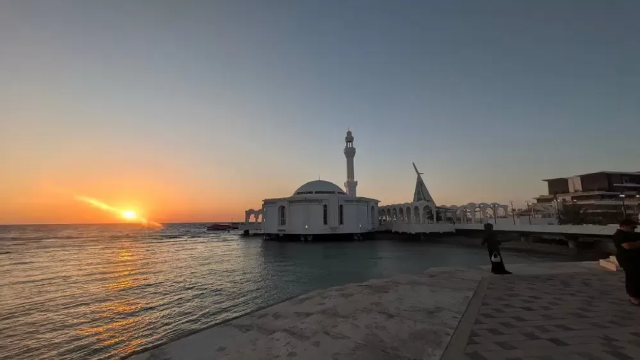 Al Rahma Masjid: A Marvel of Architectural Brilliance in Saudi Arabia