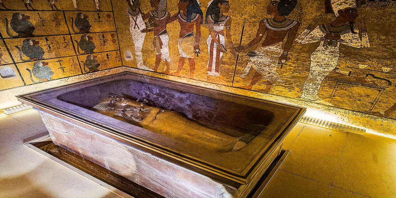 Tomba di Tutankhamon: Guida su Sarcofago, Maschera e Tesori