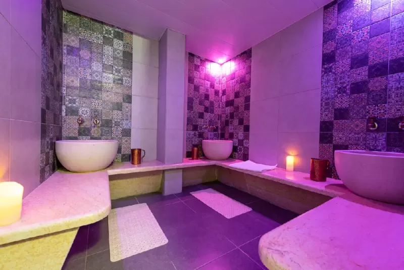 Baño tradicional marroquí en un spa
