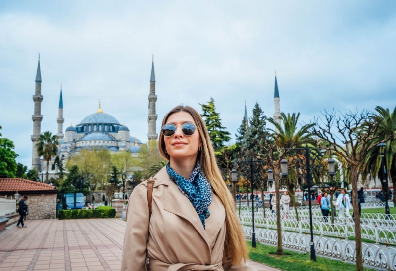 Mulher dentro a Mesquita Azul, Mesquita Azul