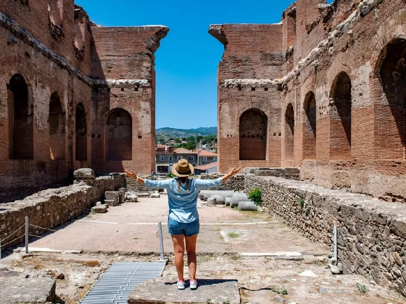 una donna a pergamo , pergamo