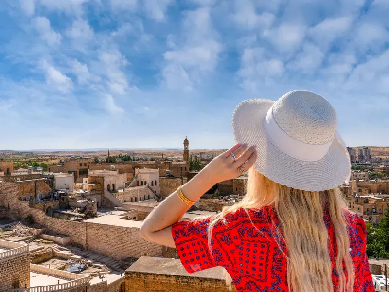 una donna a Midyat turchia , Midyat