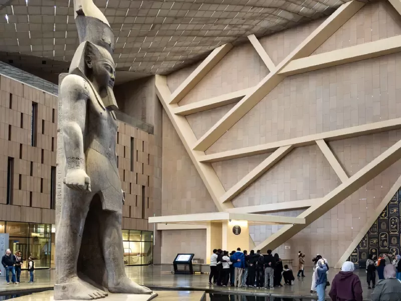 Statua di Ramses II, grande museo egizio apertura