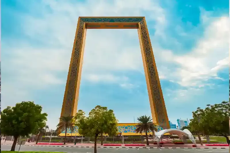 cornice di dubai , dubai frame