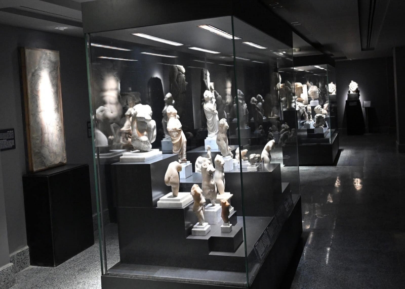 Glass boxes in Greco-Roman Museum, Greco-Roman Museum