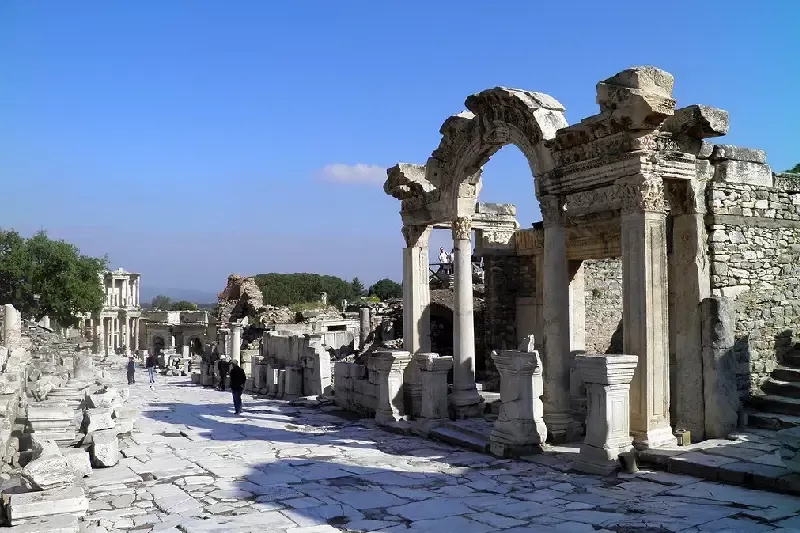 tempio di adriano efeso , tempio di adriano