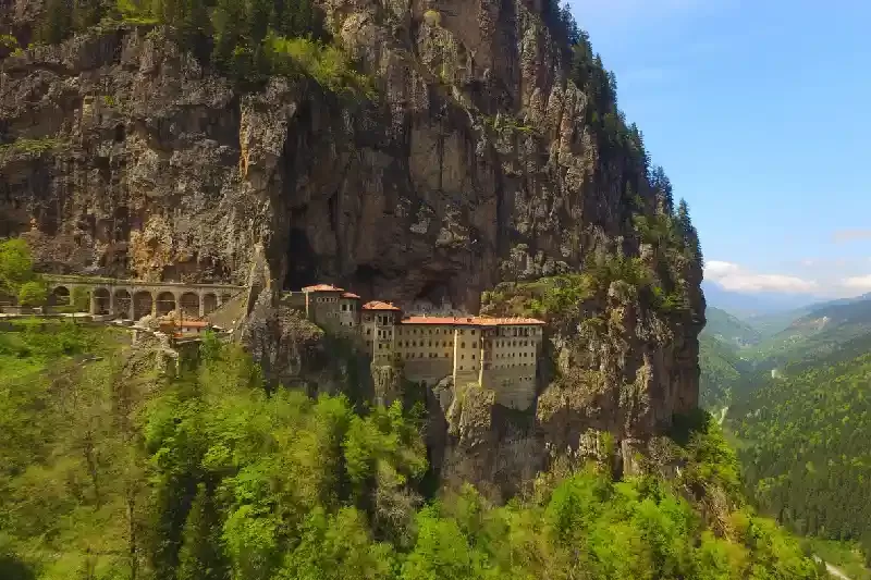 il monastero di sumela in turchia , monastero sumela