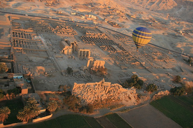 Hot Air Balloon Ride in Luxor 