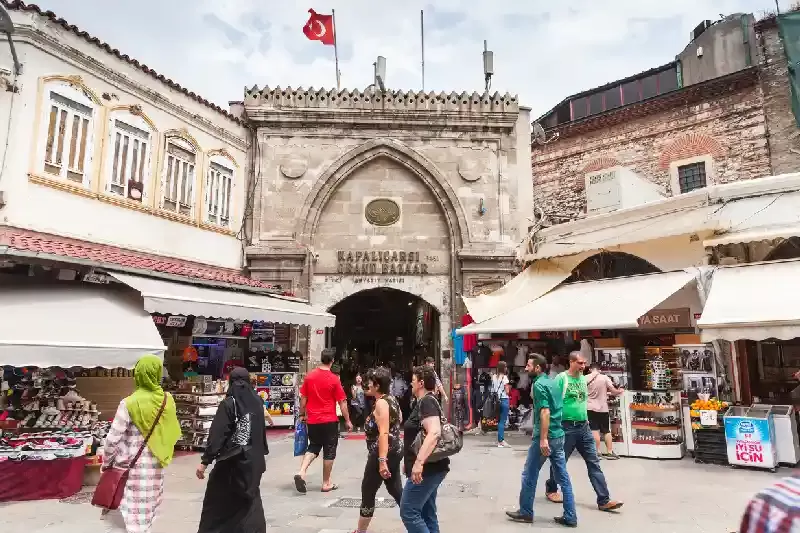 l'ingresso del mercato , gran bazar istanbul