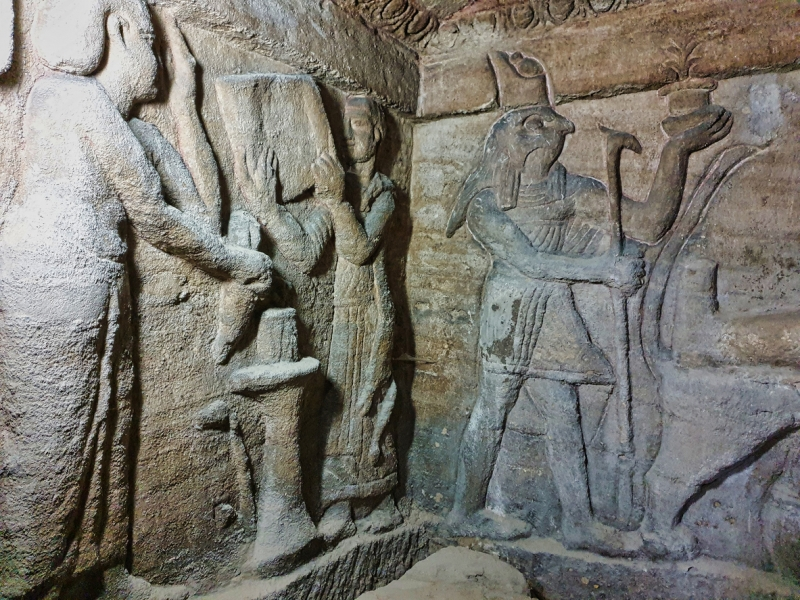 Catacombs of Kom El Shoqafa, Catacombs of Kom El Shoqafa