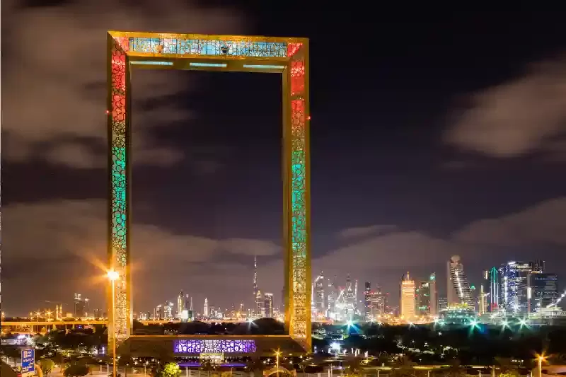 cornice di dubai , dubai frame