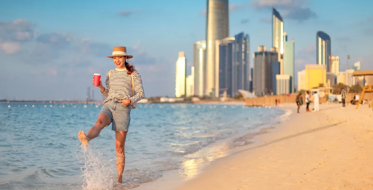 Playas en Dubái: Arenas Doradas y Lujo Frente al Mar