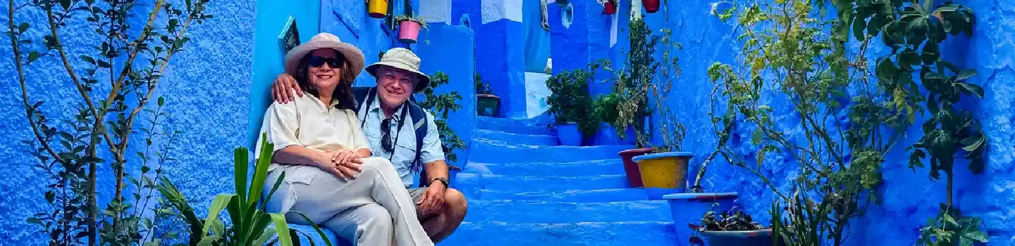 Coppia in Chefchaouen, Viaggio Marocco da Milano