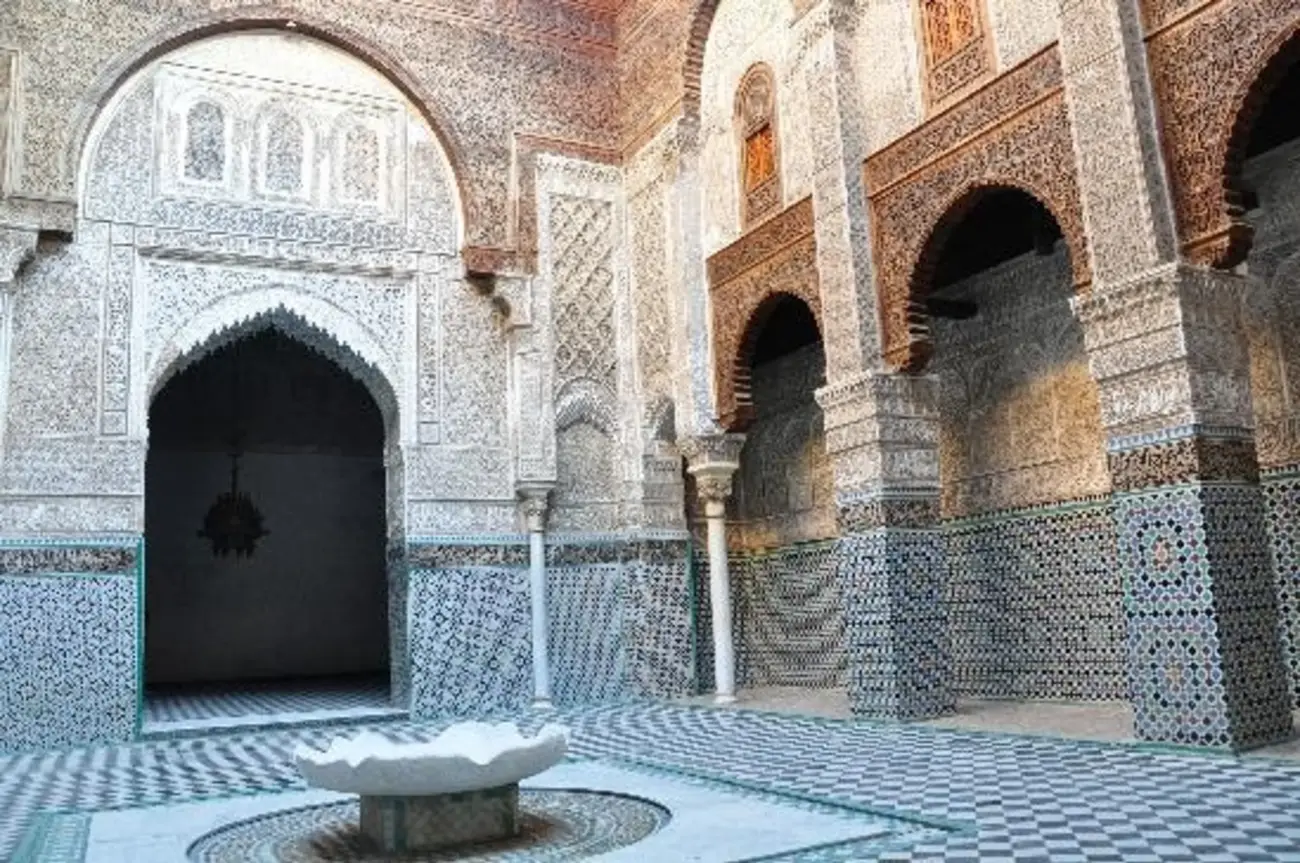 Madrasa Al-Attarine Fez: Guida Completa 2025 al Gioiello dell'Architettura Islamica Marocchina