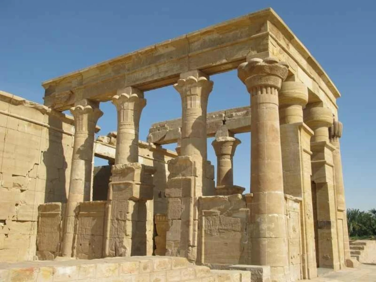 Oasis de Kharga : Découvrez le Joyau du Désert Égyptien