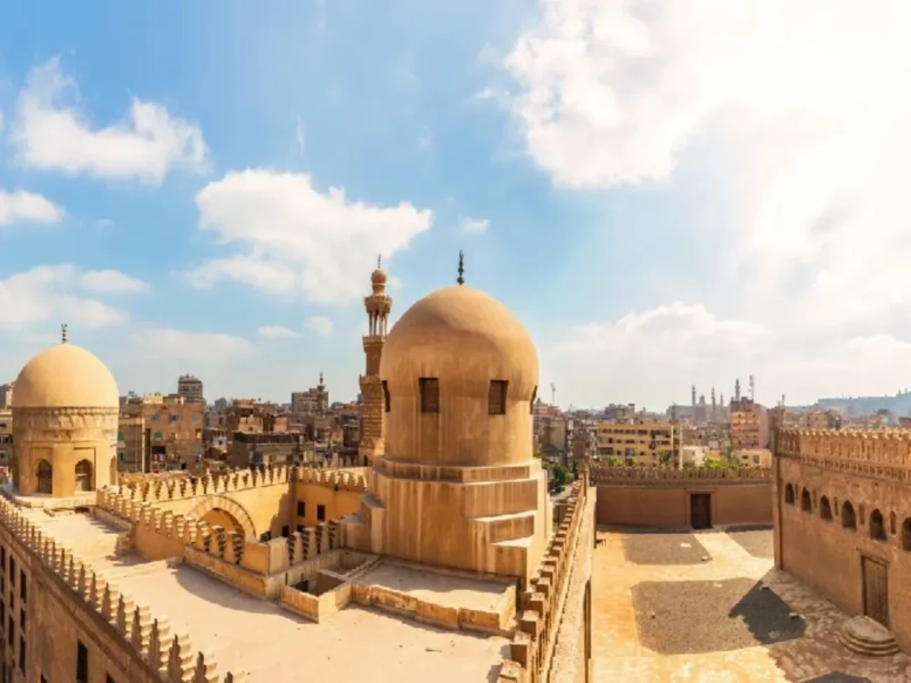 Mosquée Ibn Touloun : Voyagez au Cœur de l'Égypte Islamique