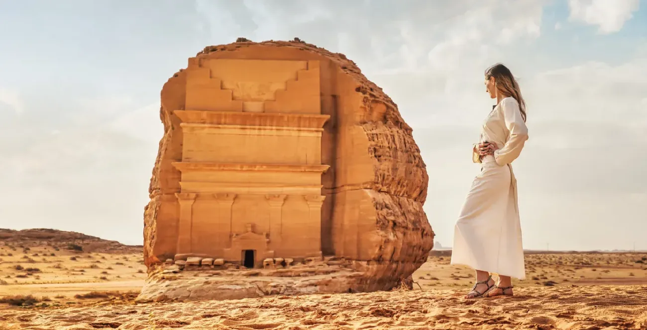 Palacio Al-Farid (Al-Ula): La Joya Solitaria del Desierto Saudí
