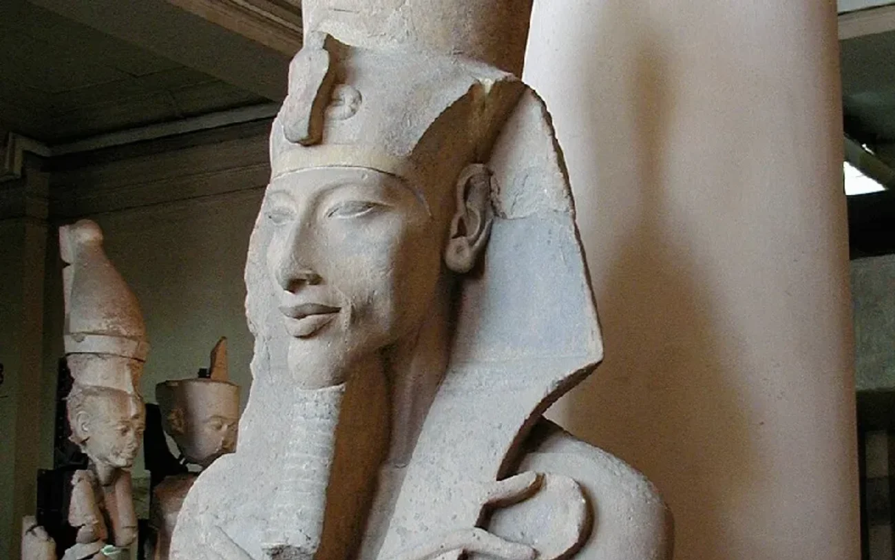 Akhenaton : Sur les Traces du Pharaon Hérétique