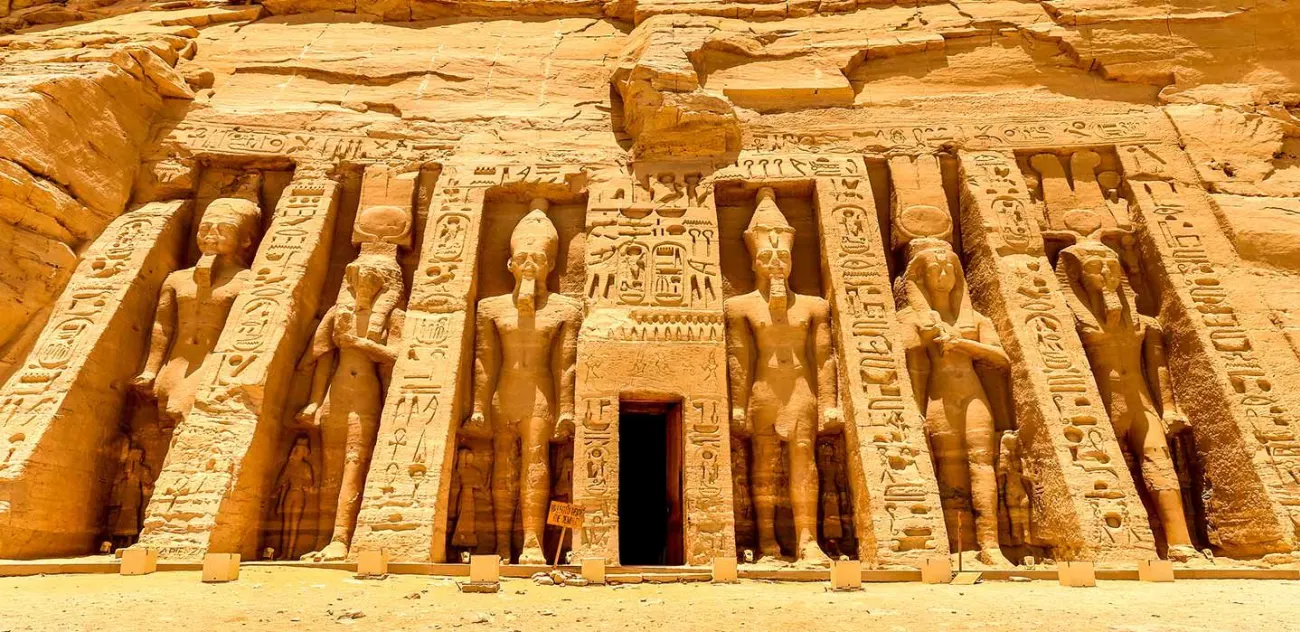 Tempio di Nefertari: La Regina che Ha Attraversato i Tempi