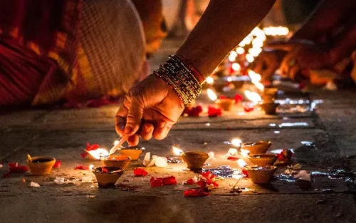 Set Decorazioni Diwali Clabby 51 Pezzi - Vortici Sospesi Colorati E Ritagli Di Carta Per Feste Deepavali, Riutilizzabili