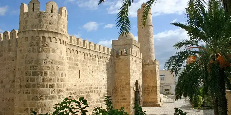 La antigua Kasbah fortificada de la ciudad de Sfax en Túnez.