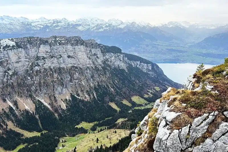 Der Berggrat Güggisgrat in den Emmentaler Alpen im Schweizer Berner Oberland