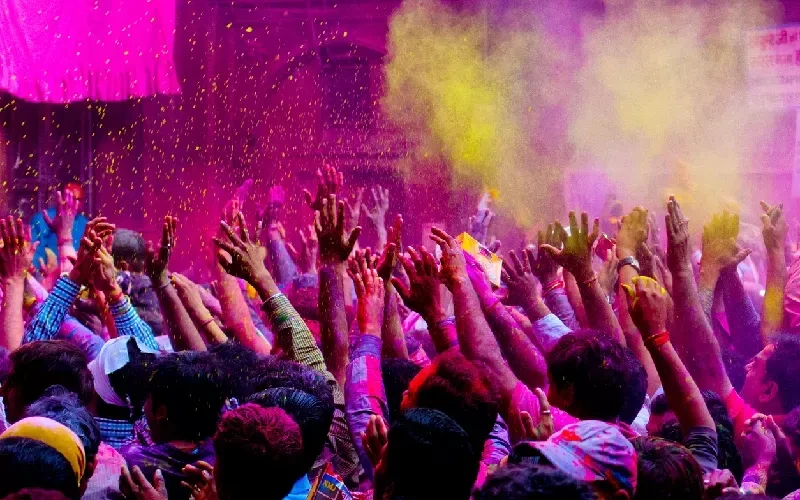 holi india