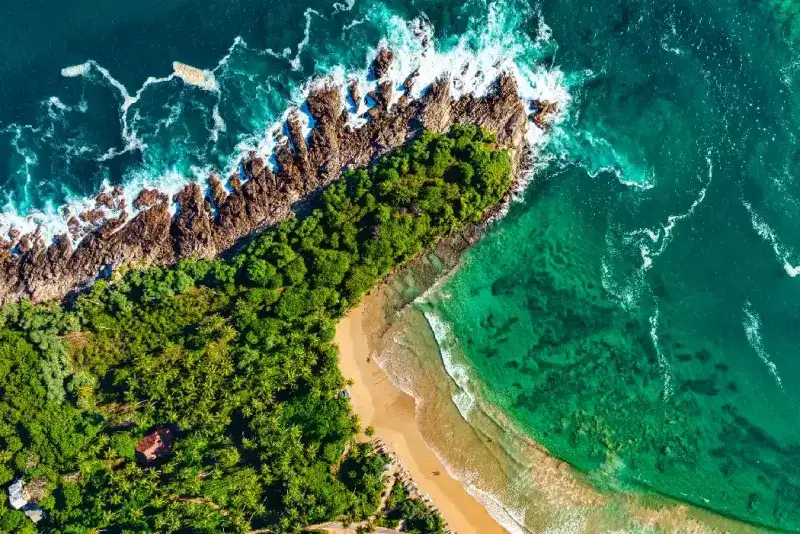 Vista aérea de la playa de Tangalle, en la provincia del Sur de Sri Lanka.